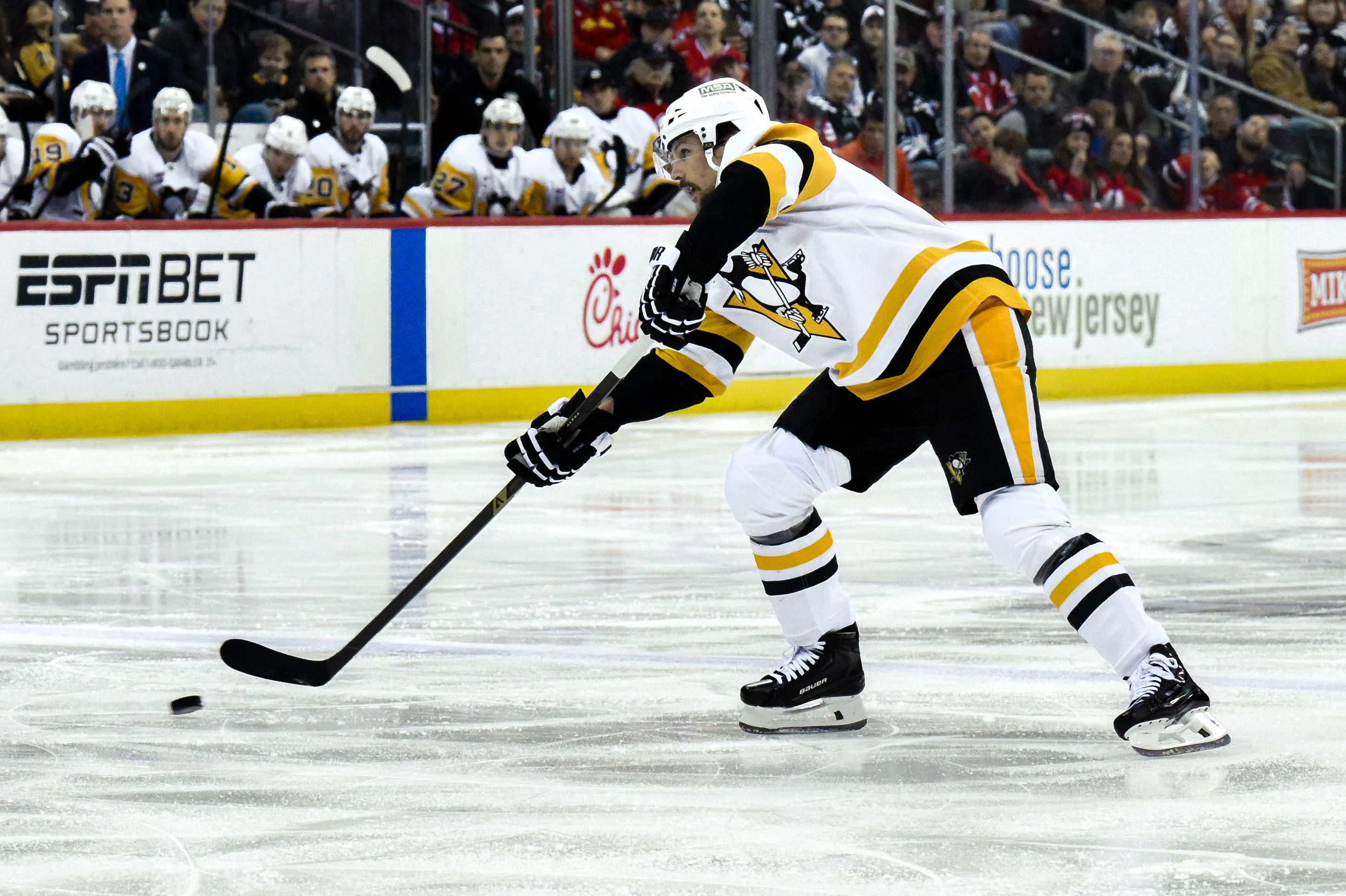 Karlsson is one of the hottest trade rumors this offseason - Source: Imagn